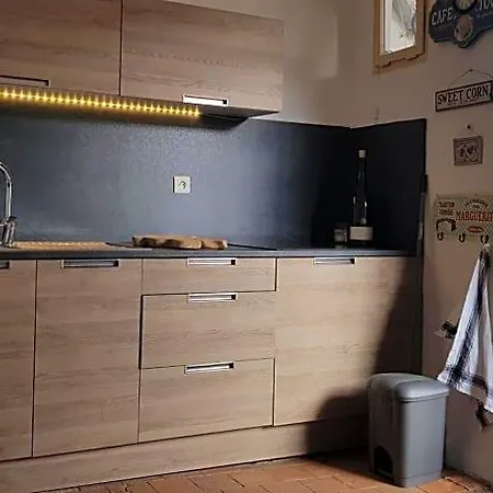 Chez Et Karine Bed & Breakfast 4*