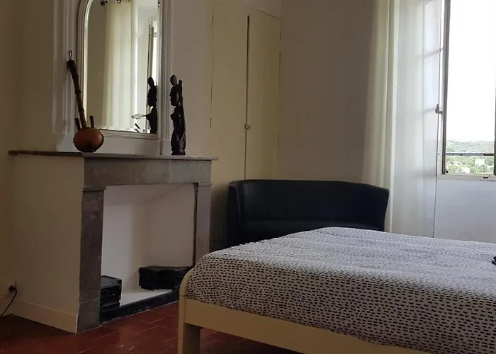 Chez Et Karine Bed & Breakfast Sauve